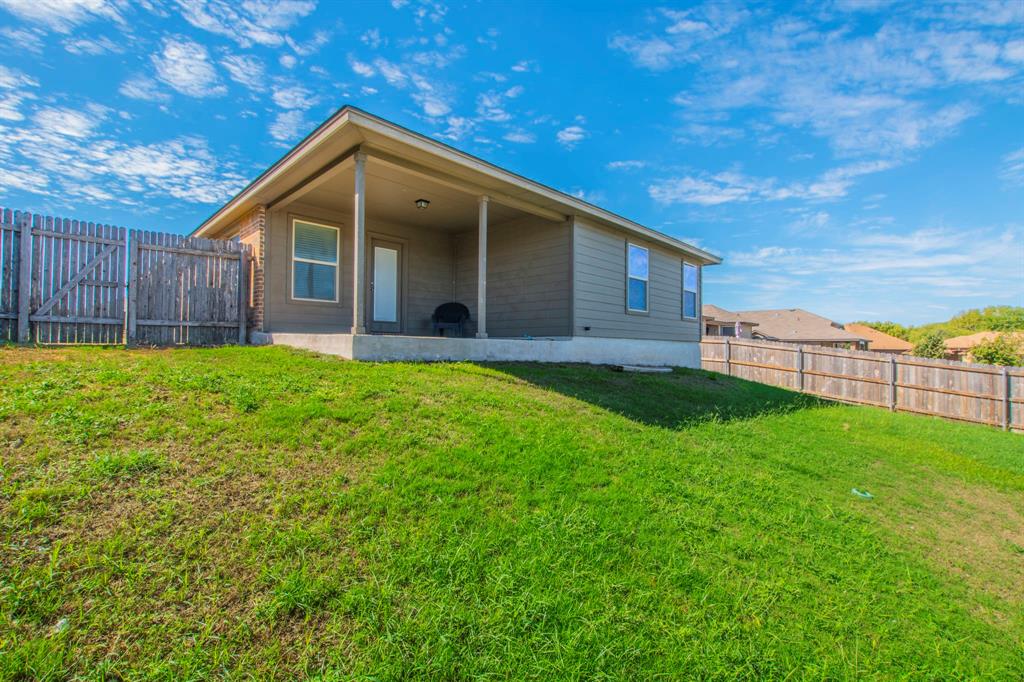 308 Chrislyn Street, Troy, TX 76579