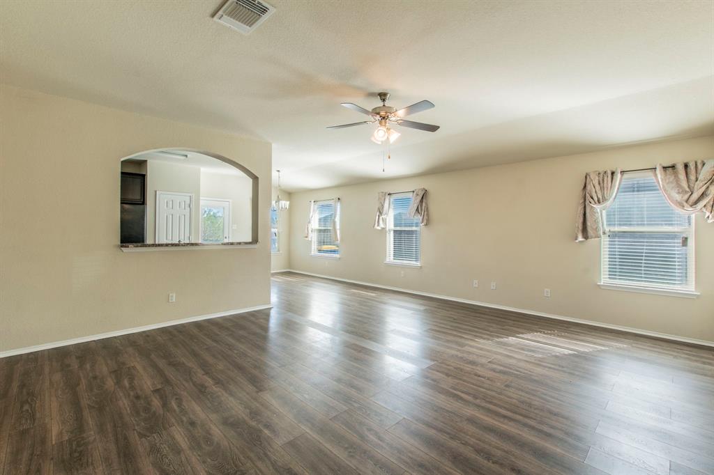 308 Chrislyn Street, Troy, TX 76579