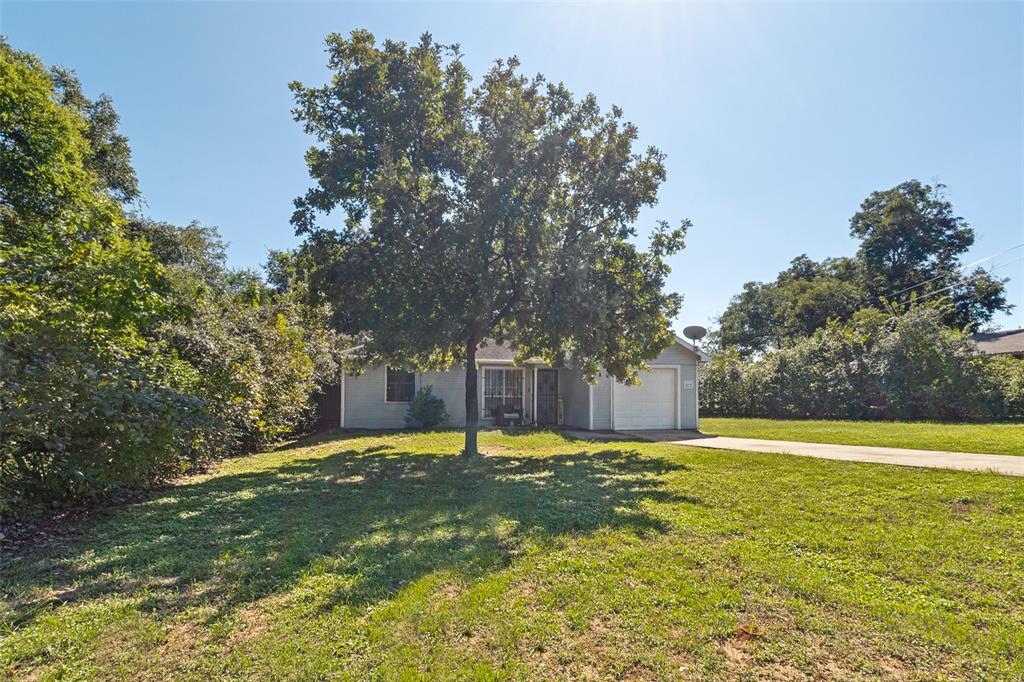 4528 Yancy Street, Dallas, TX 75216