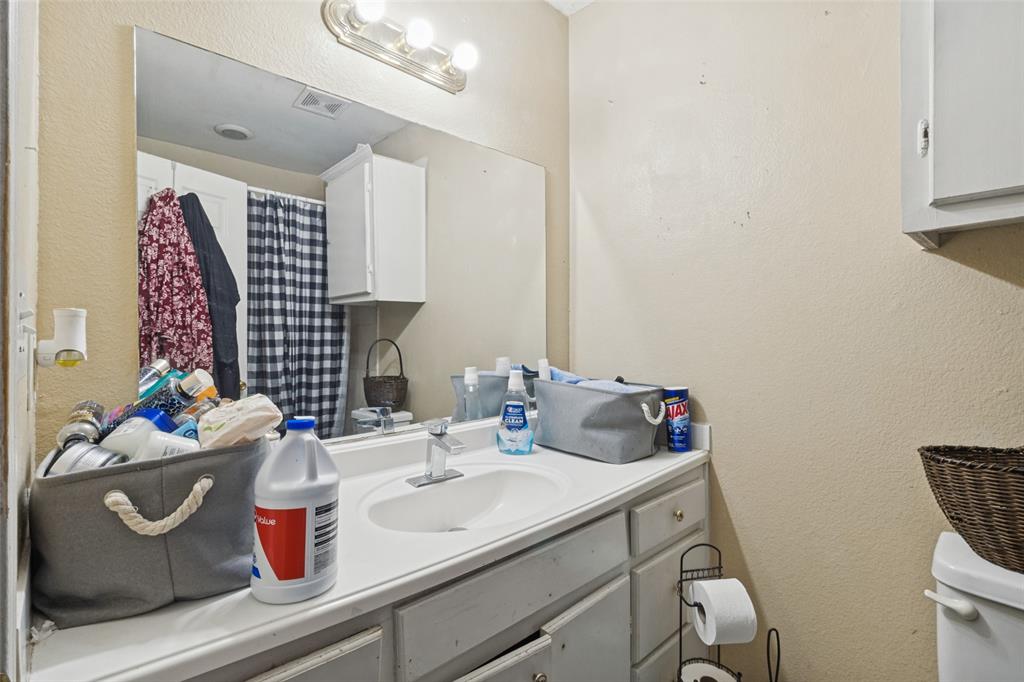 4528 Yancy Street, Dallas, TX 75216