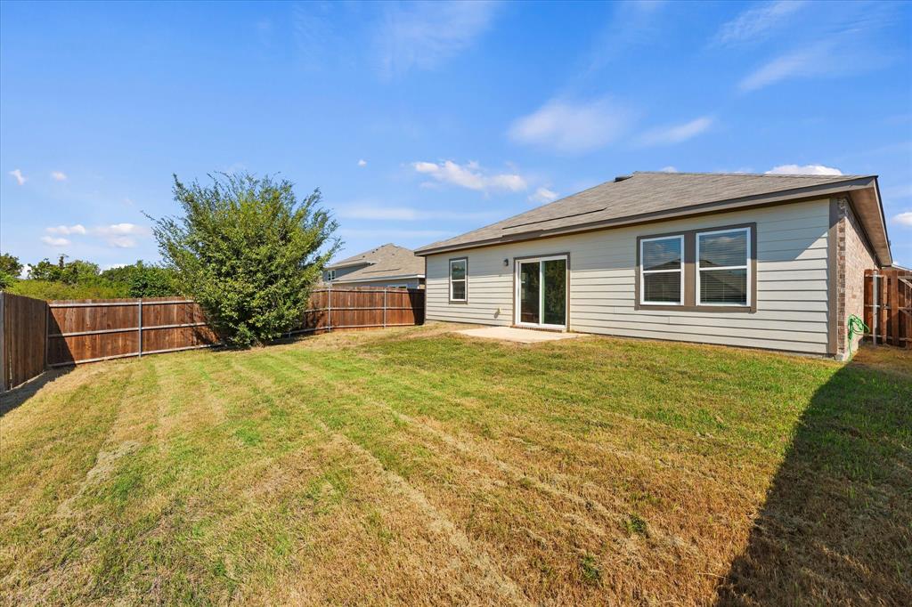 739 Wellington Drive, Lavon, TX 75166