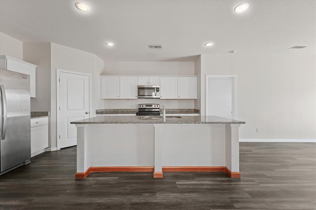 739 Wellington Drive, Lavon, TX 75166
