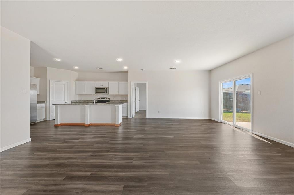 739 Wellington Drive, Lavon, TX 75166