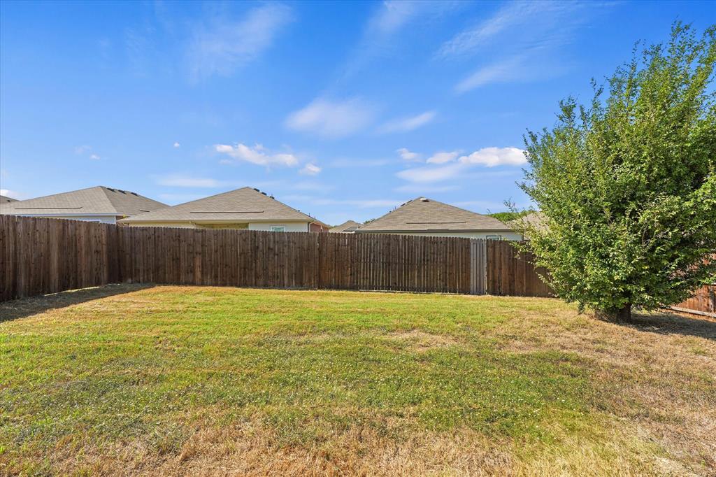 739 Wellington Drive, Lavon, TX 75166