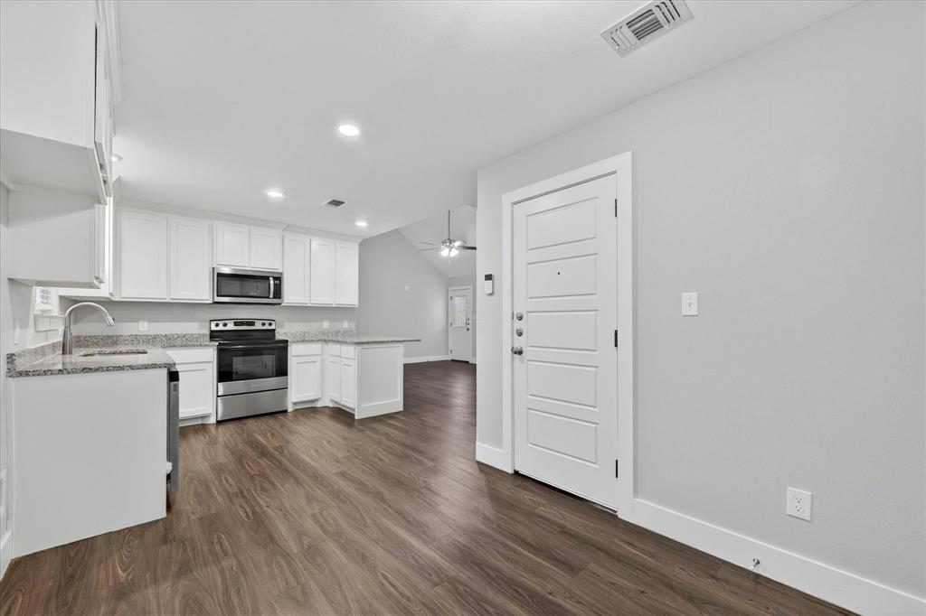 1032 Ray Drive, Denison, TX 75020
