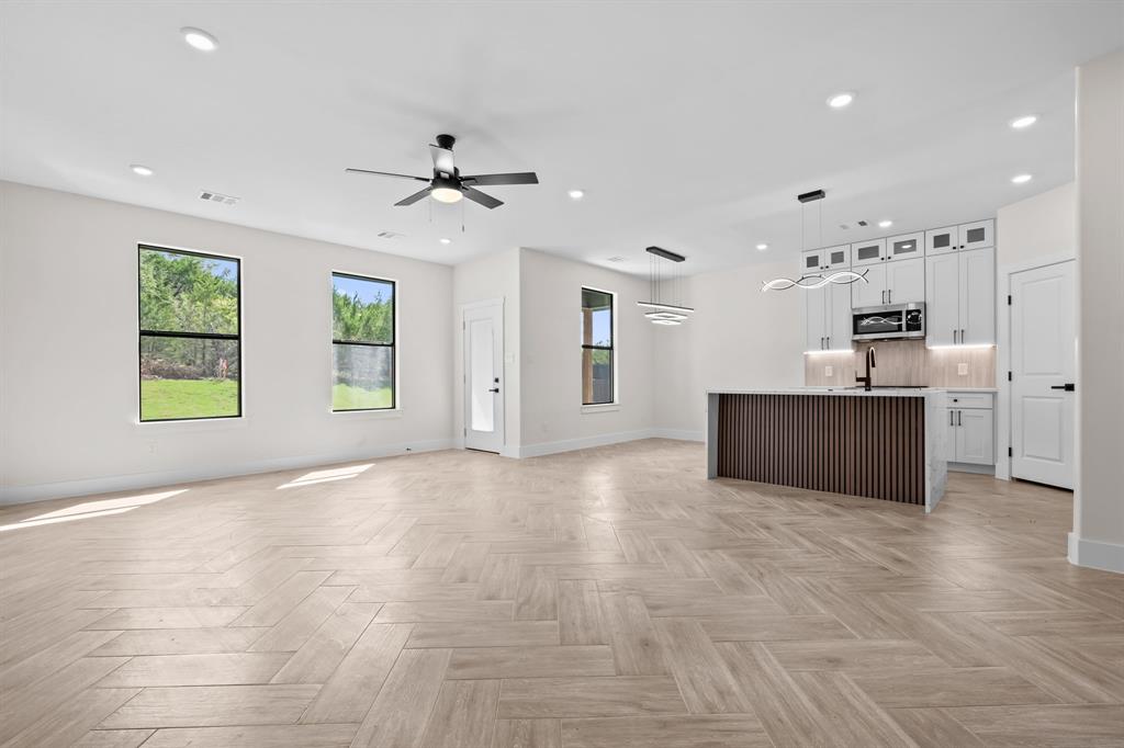 2625 White Rock Drive, Granbury, TX 76048