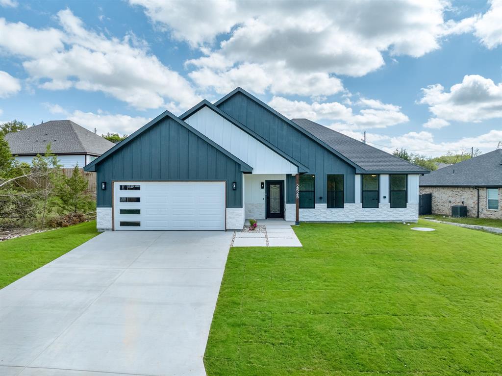 2625 White Rock Drive, Granbury, TX 76048