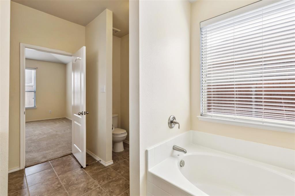 2030 Abbey Road, Heartland, TX 75126