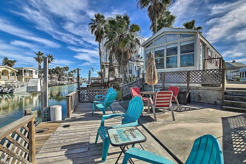 762 E Oyster Drive, Port Isabel, TX 78578