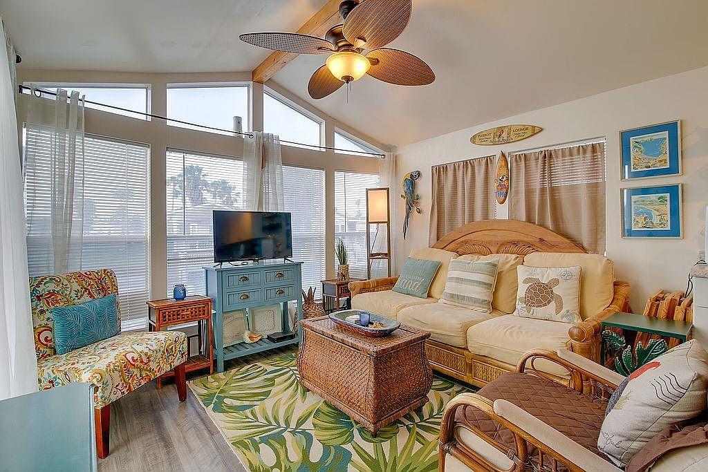 762 E Oyster Drive, Port Isabel, TX 78578