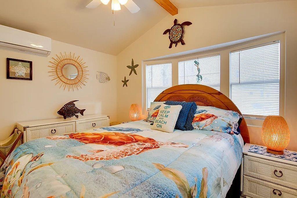 762 E Oyster Drive, Port Isabel, TX 78578
