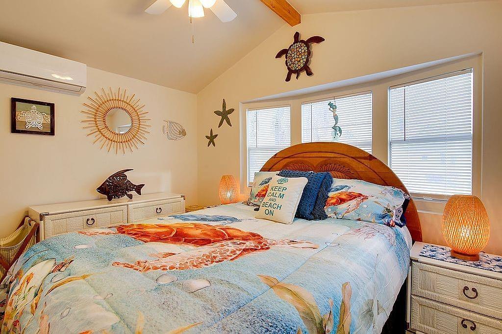762 E Oyster Drive, Port Isabel, TX 78578