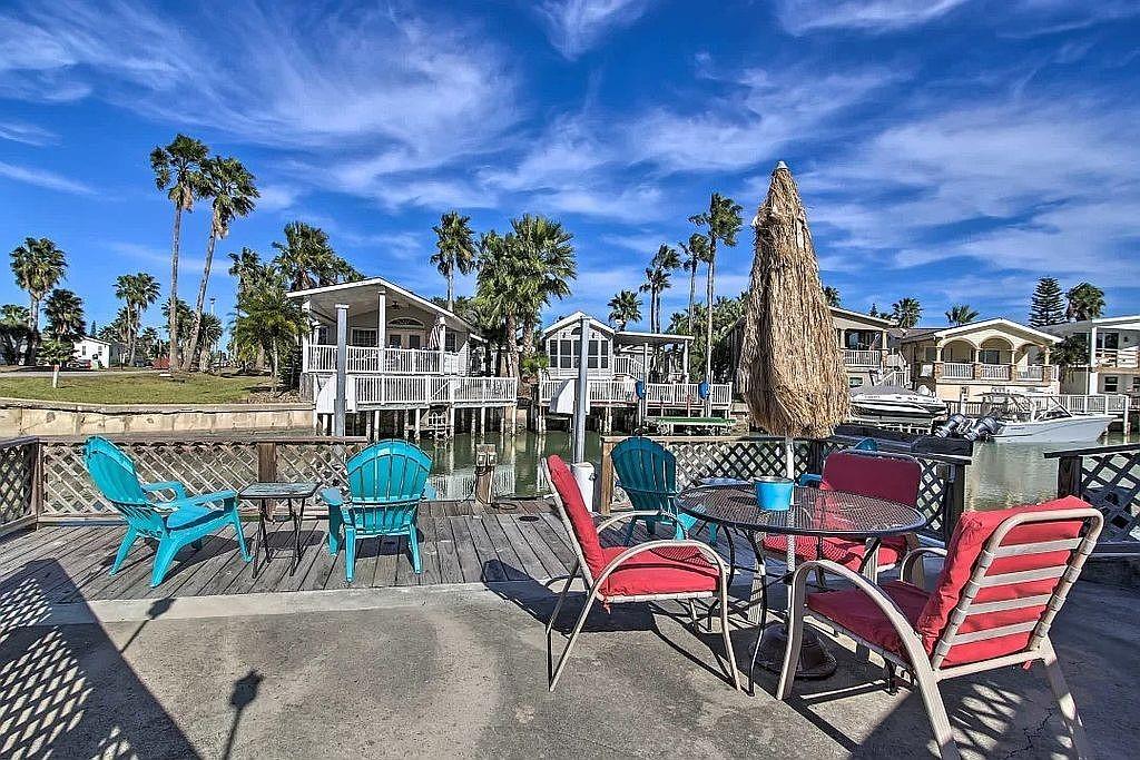 762 E Oyster Drive, Port Isabel, TX 78578