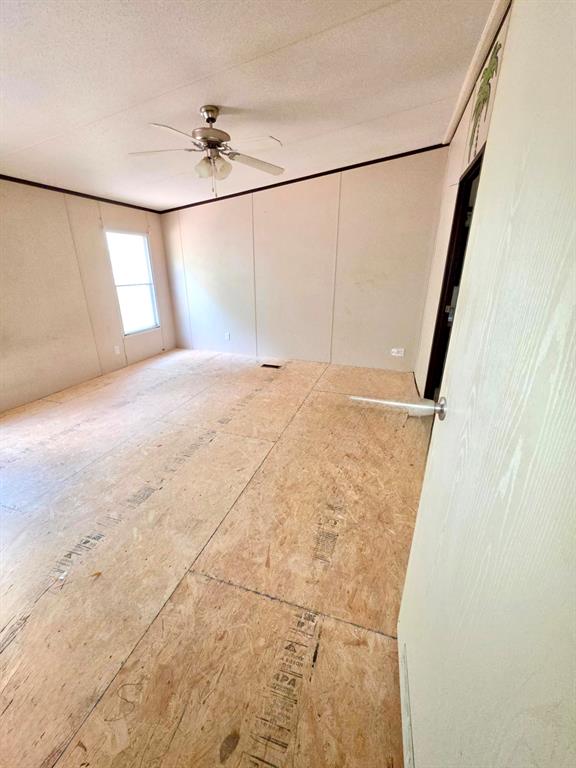982 Lcr 131, Mount Calm, TX 76673