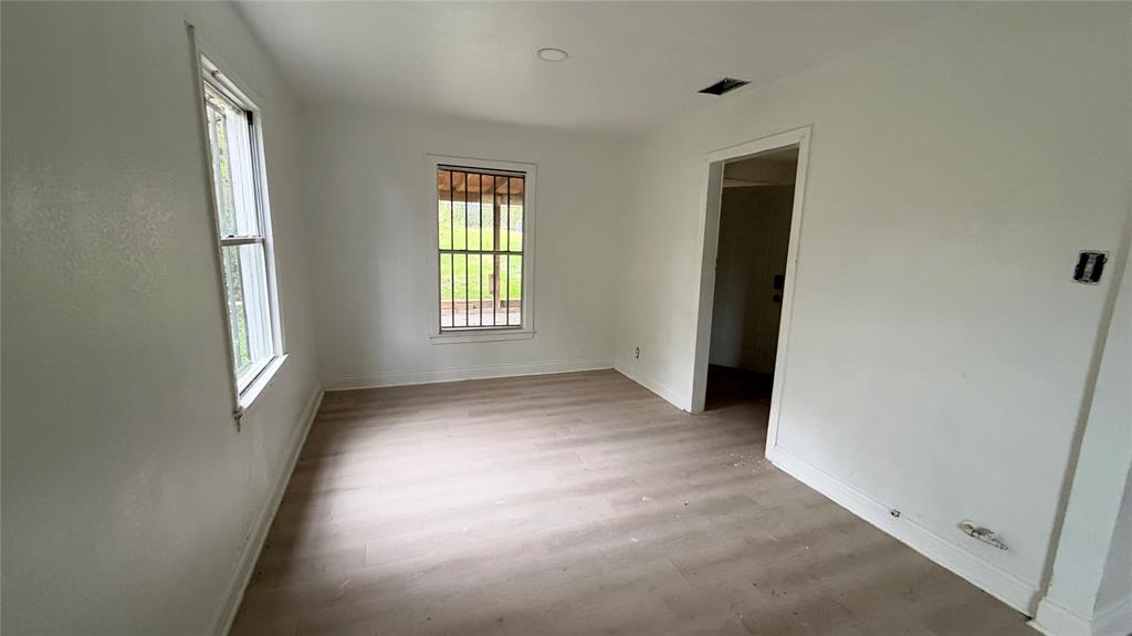 Additional view of dining room
