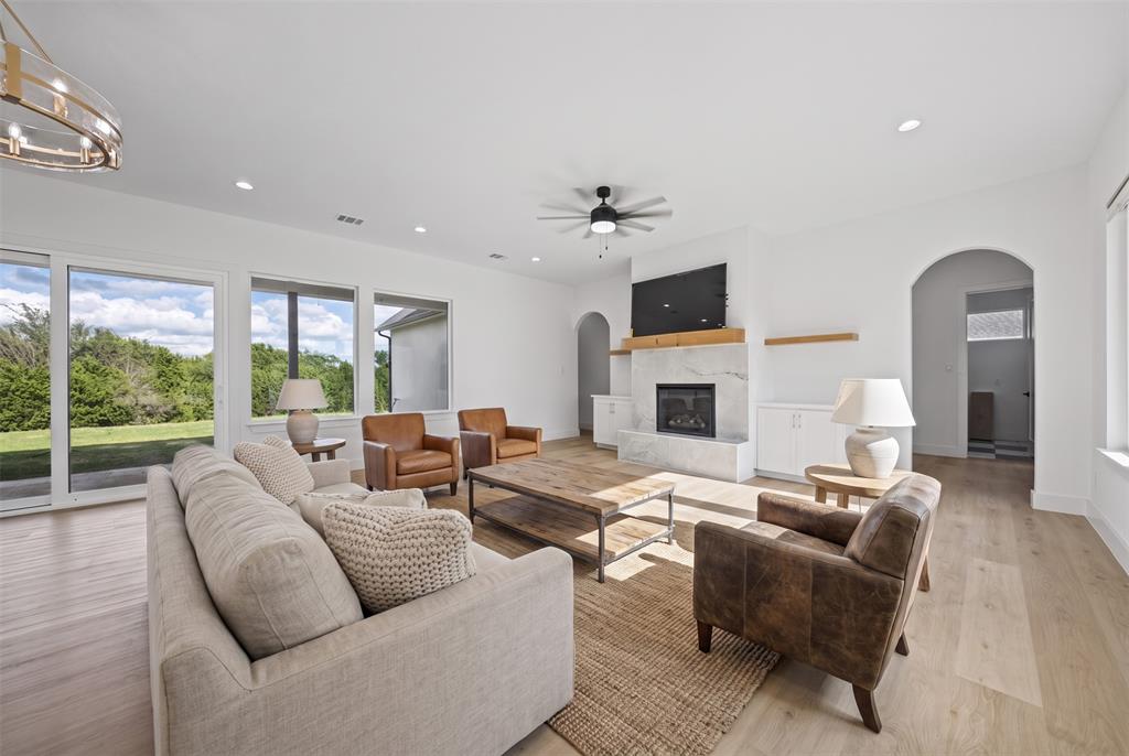 244 Martin Drive, Granbury, TX 76049