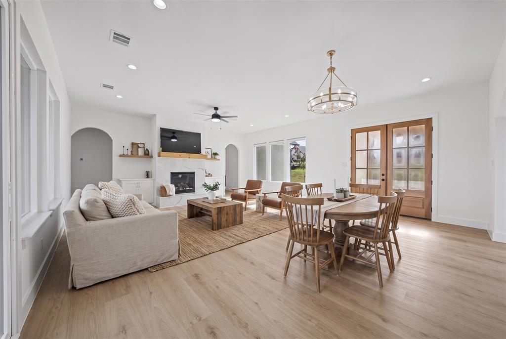 244 Martin Drive, Granbury, TX 76049
