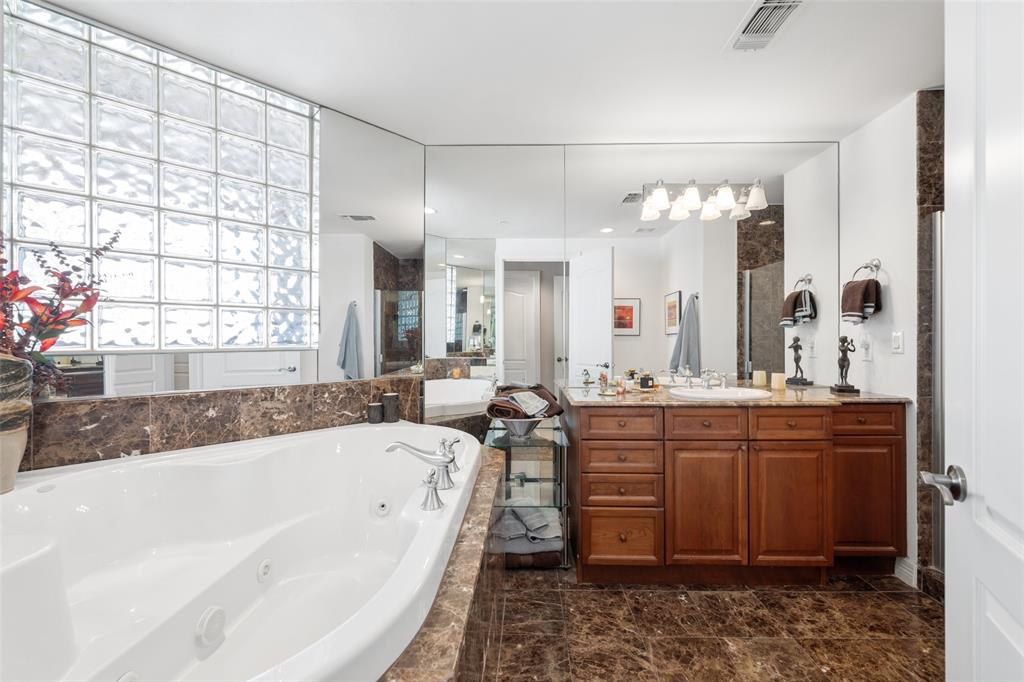 3401 Lee Parkway, #1007, Dallas, TX 75219
