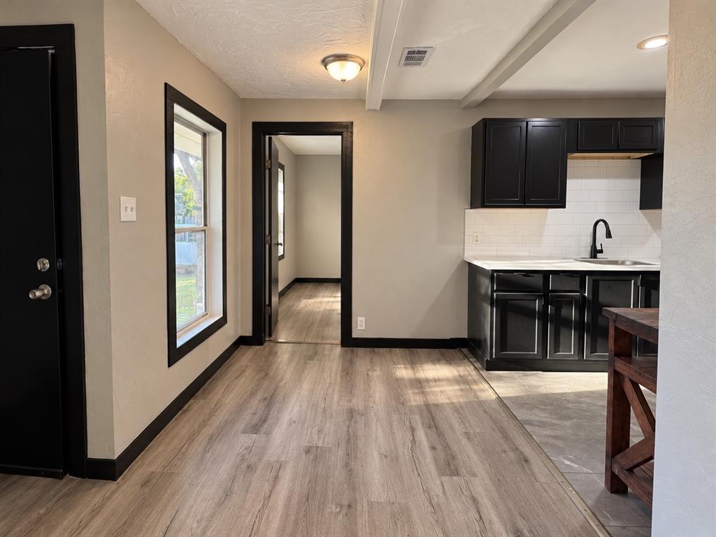 Cozy dining space conveniently located next to the kitchen.
