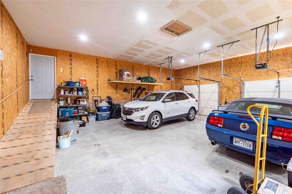 211 E Bay Drive, Bridgeport, TX 76426