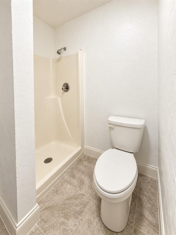 1032 W Oak Street, Weatherford, TX 76086