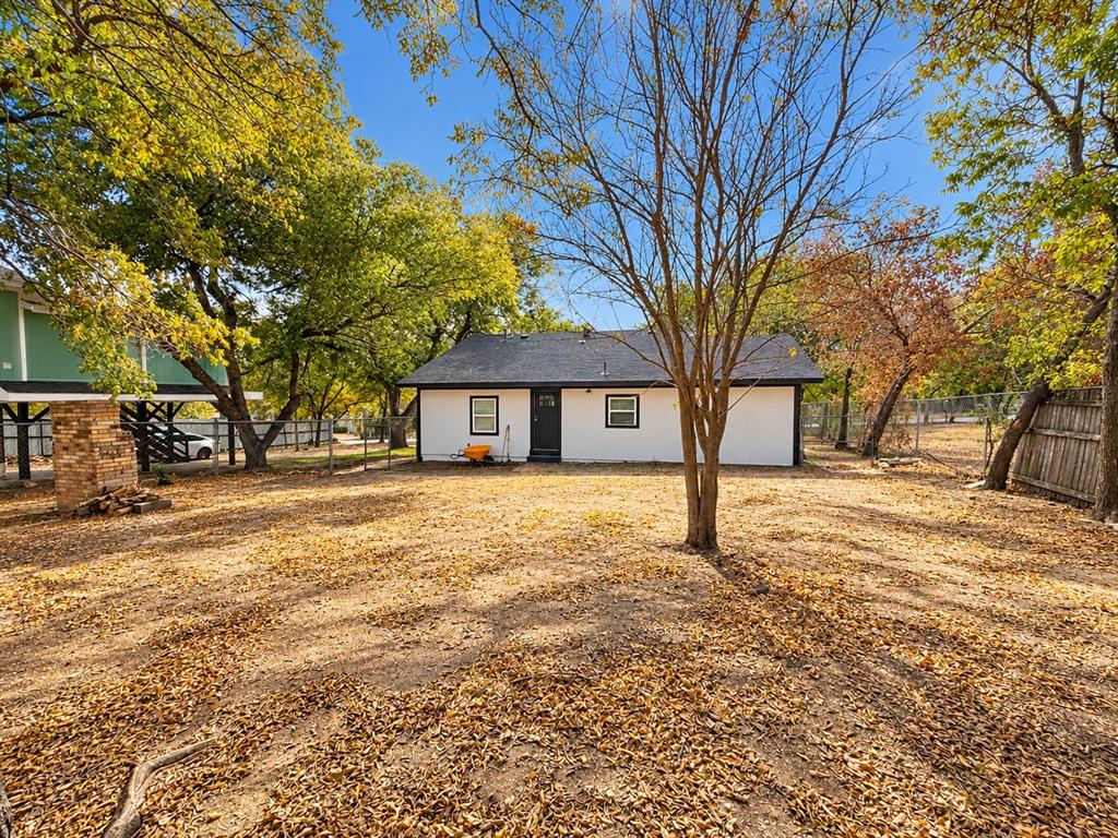 1032 W Oak Street, Weatherford, TX 76086