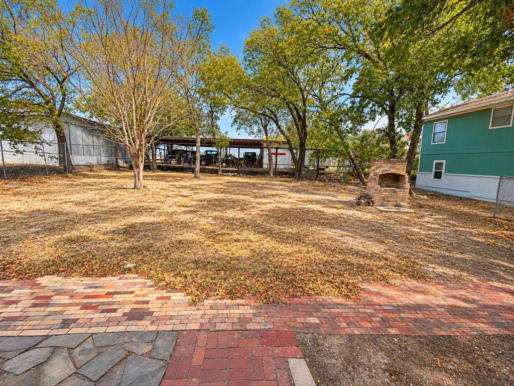 1032 W Oak Street, Weatherford, TX 76086