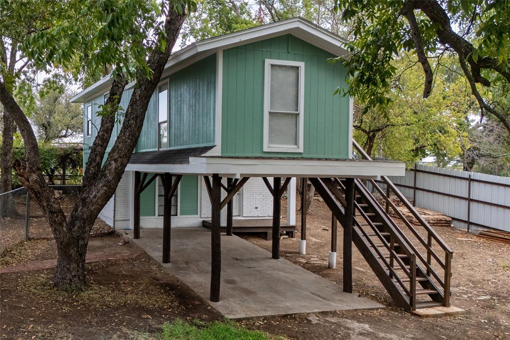 1032 W Oak Street, Weatherford, TX 76086