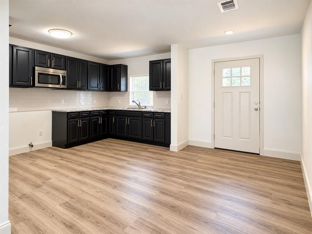 1032 W Oak Street, Weatherford, TX 76086