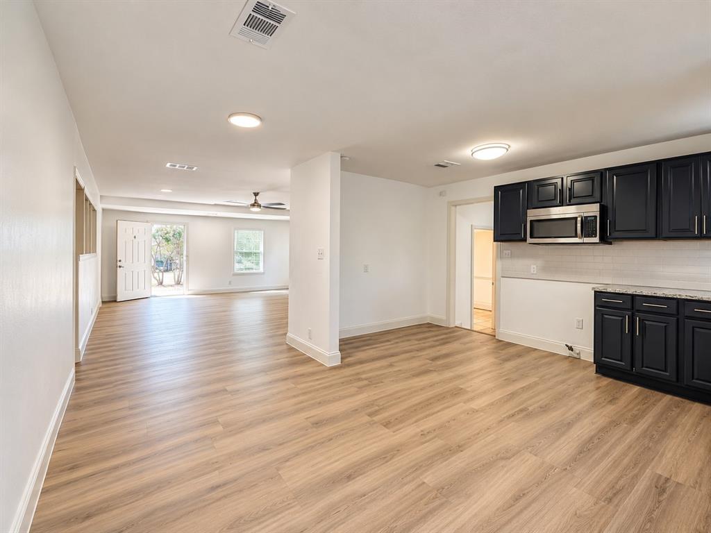 1032 W Oak Street, Weatherford, TX 76086