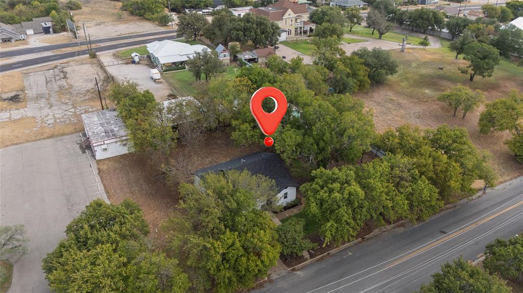 1032 W Oak Street, Weatherford, TX 76086