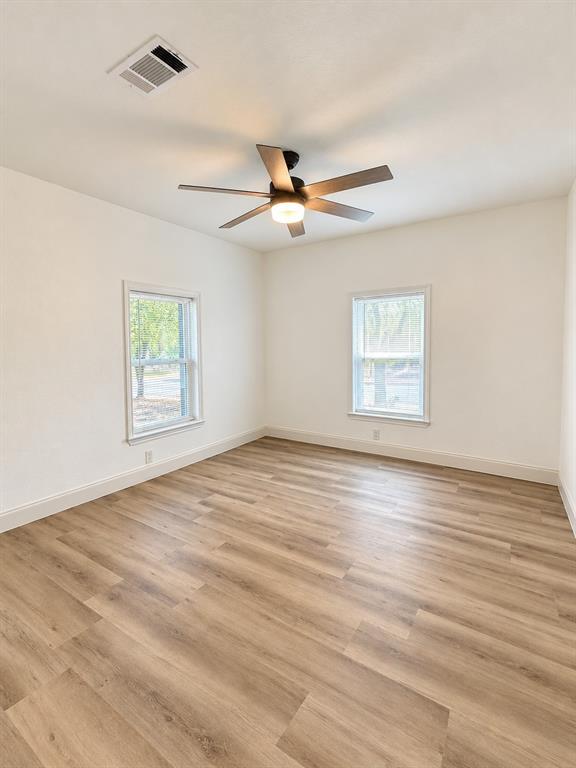 1032 W Oak Street, Weatherford, TX 76086