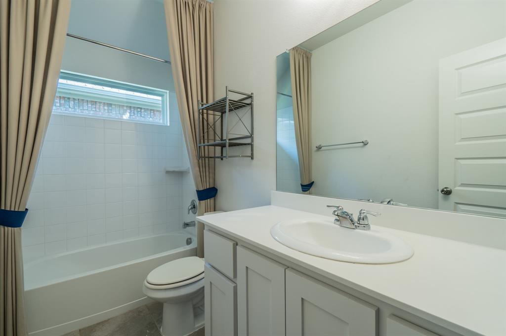 260 Tallgrass Drive, Lavon, TX 75166