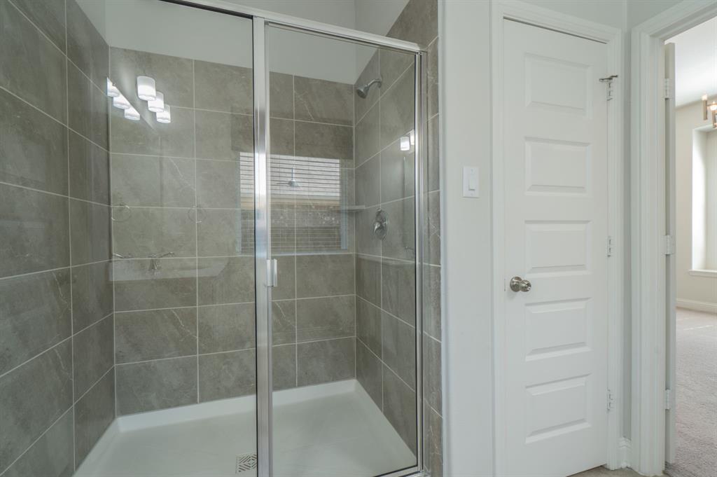 260 Tallgrass Drive, Lavon, TX 75166