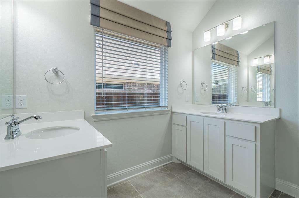 260 Tallgrass Drive, Lavon, TX 75166