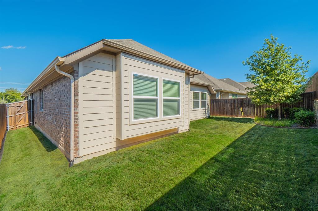 260 Tallgrass Drive, Lavon, TX 75166