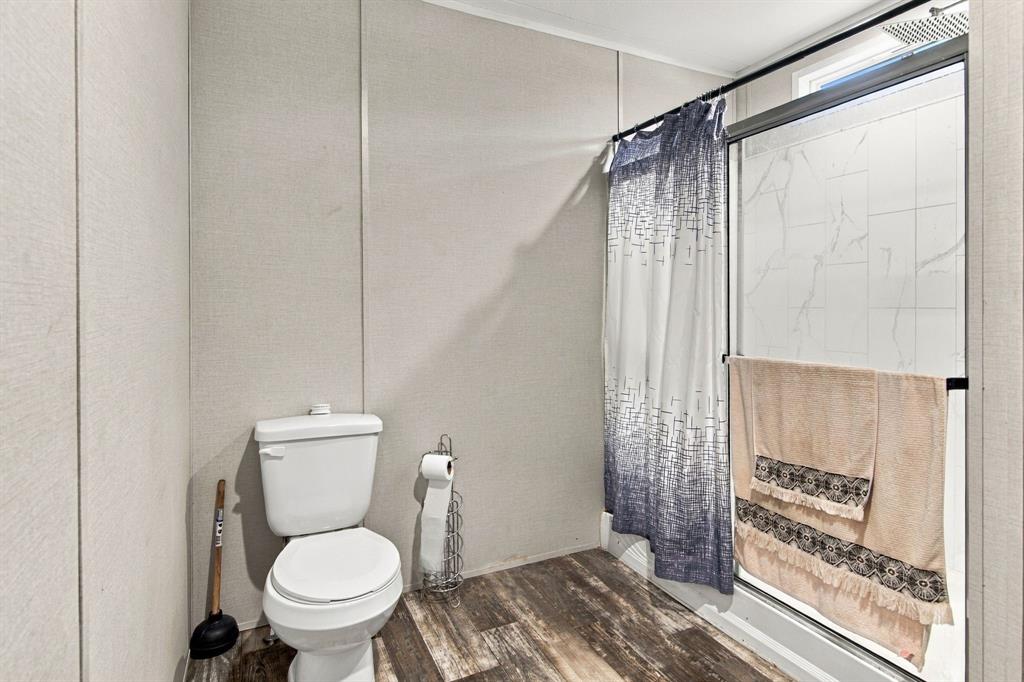 138 Kelly Court, Azle, TX 76020