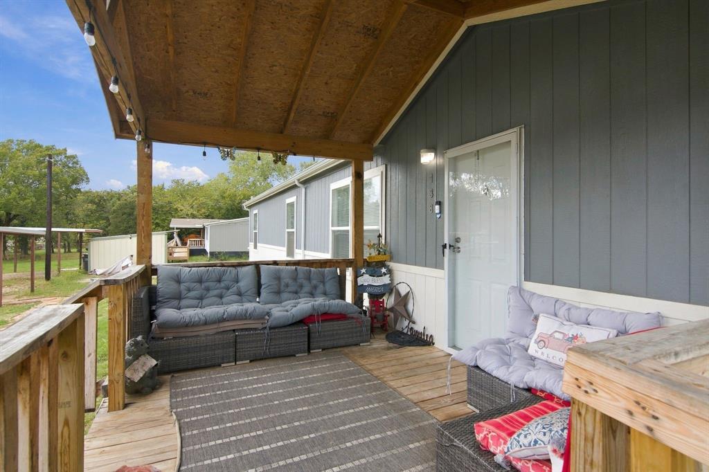 138 Kelly Court, Azle, TX 76020