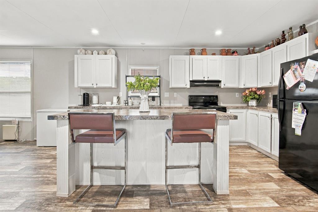 138 Kelly Court, Azle, TX 76020