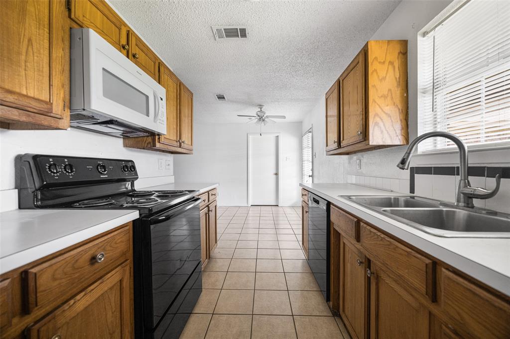 118 Windsor Drive, Wylie, TX 75098 118 Windsor Drive, Wylie, TX 75098