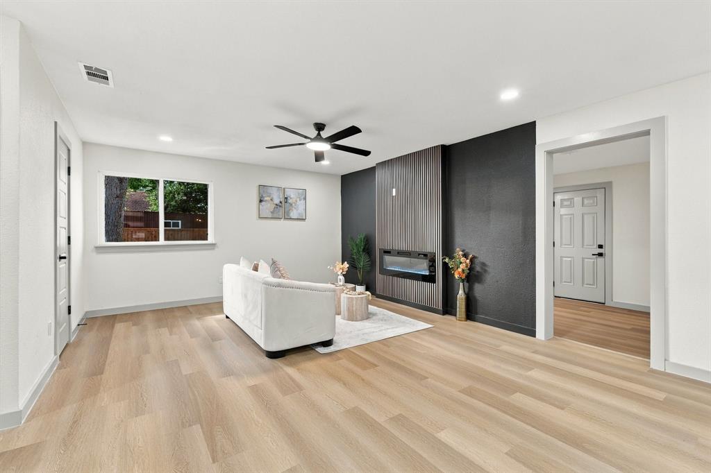 737 Blueberry Lane, Grand Prairie, TX 75052