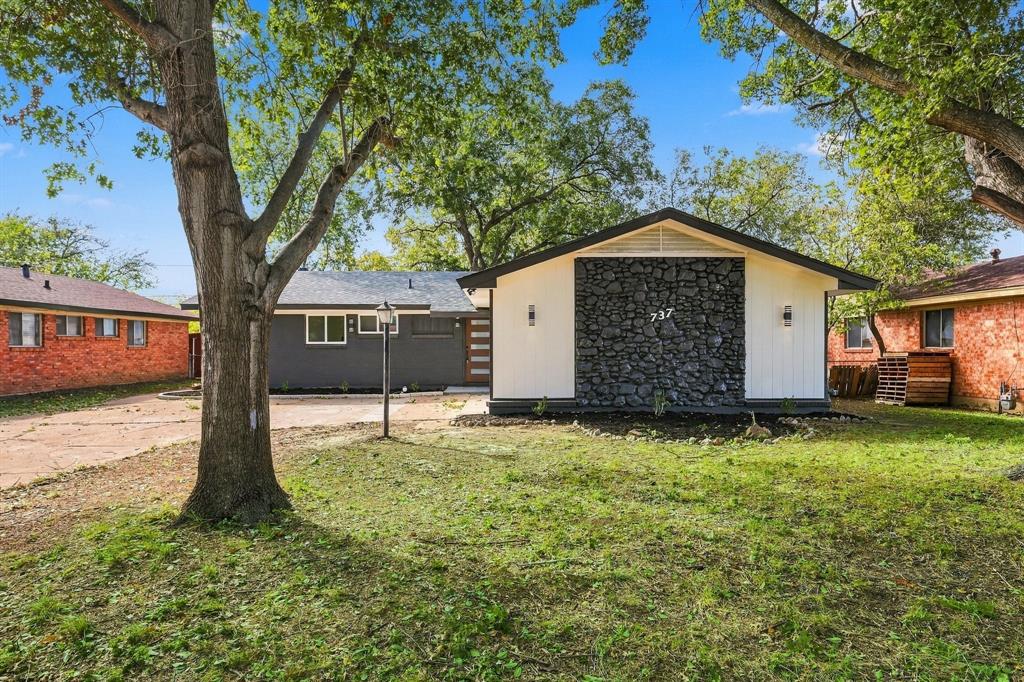 737 Blueberry Lane, Grand Prairie, TX 75052