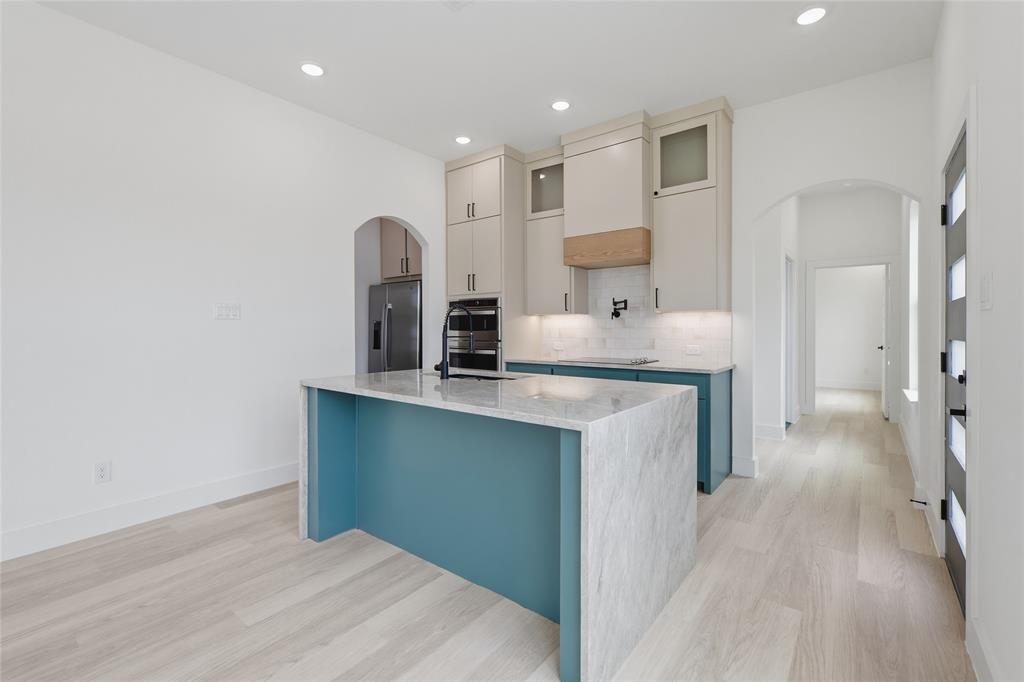301 E Locust