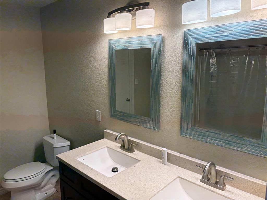 7961 Meadow Spring Lane, Fort Worth, TX 76120