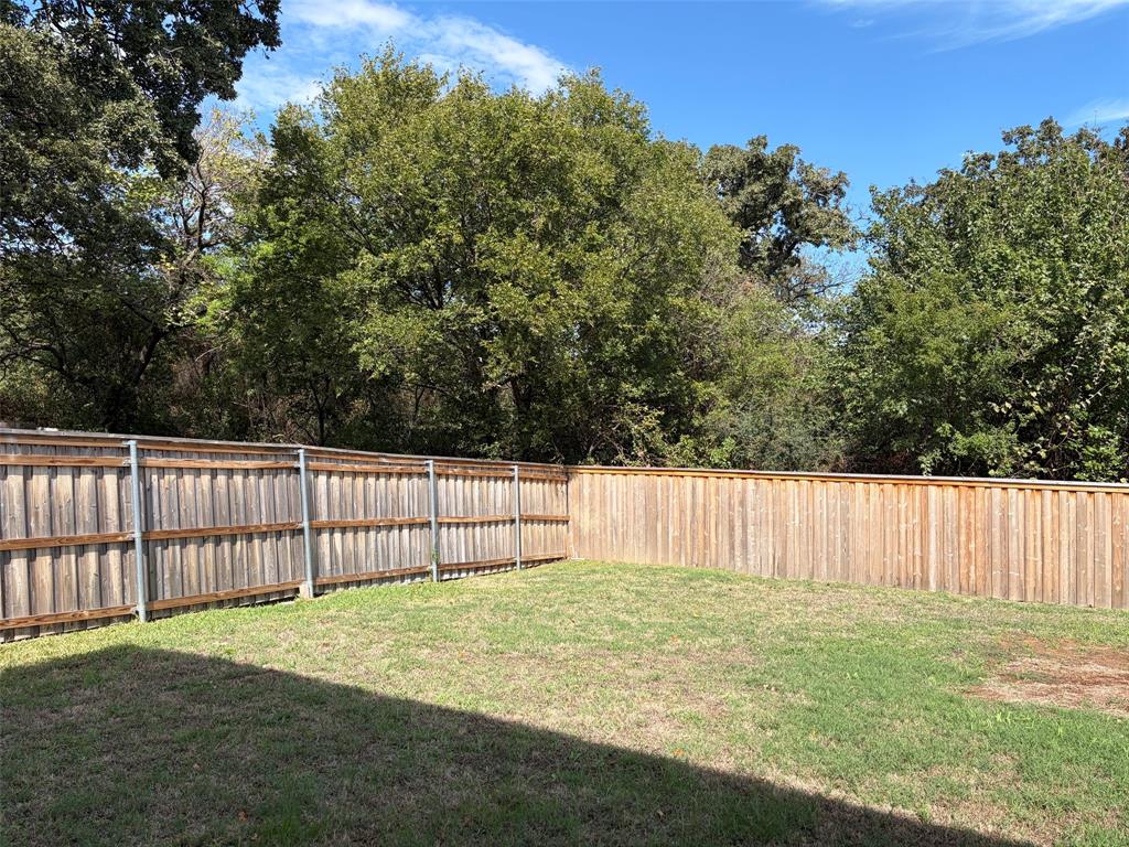 7961 Meadow Spring Lane, Fort Worth, TX 76120