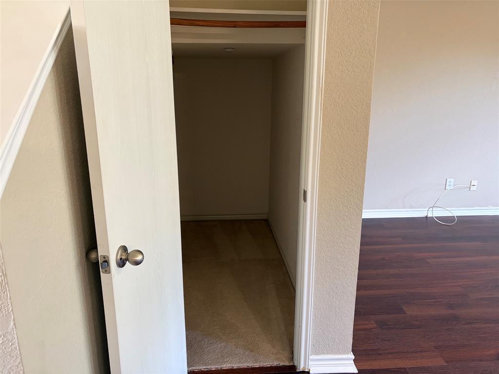 7961 Meadow Spring Lane, Fort Worth, TX 76120
