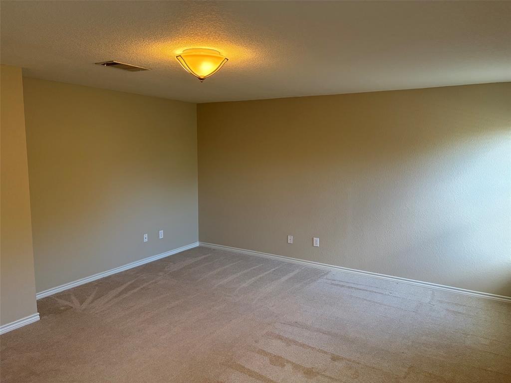 7961 Meadow Spring Lane, Fort Worth, TX 76120