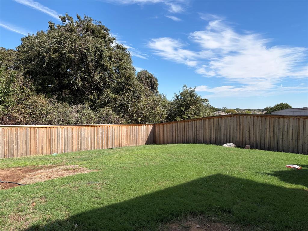 7961 Meadow Spring Lane, Fort Worth, TX 76120