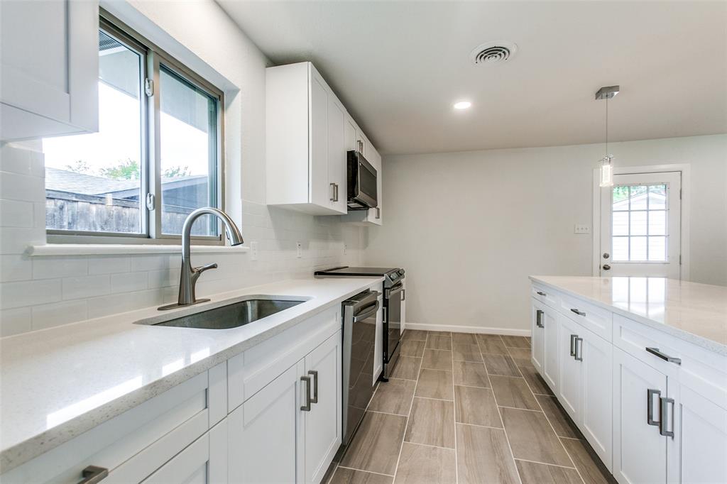 3517 Woodleigh Drive, Dallas, TX 75229