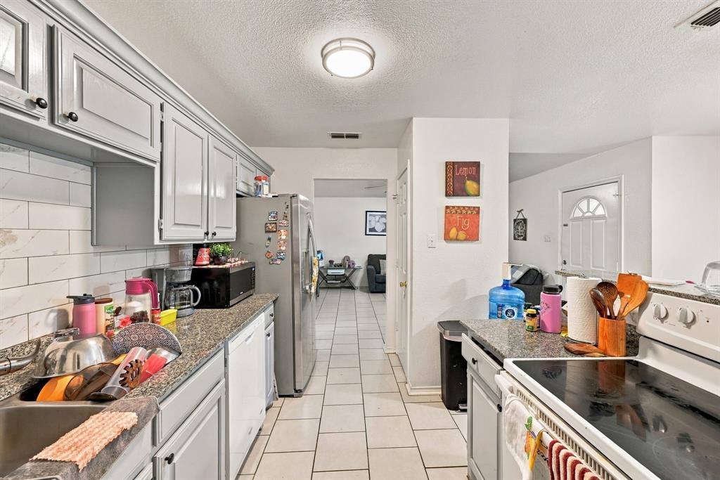 1307 Berry Drive, Cleburne, TX 76033